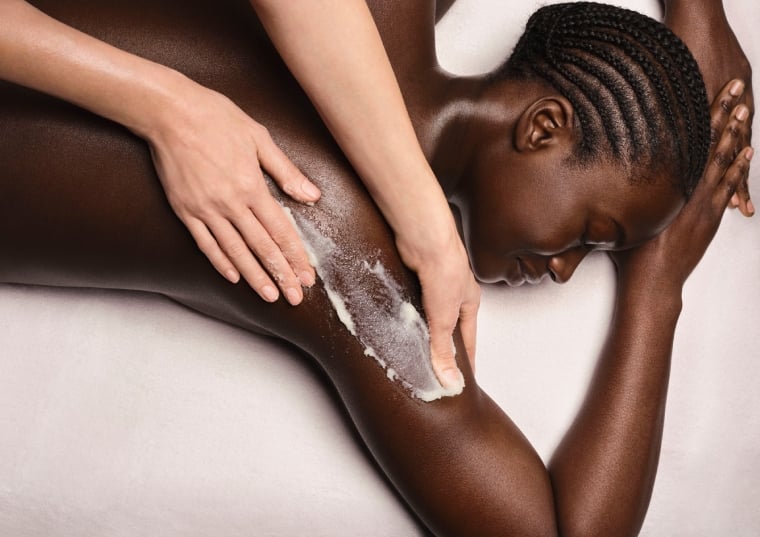 Rebalancing massage with essential oils