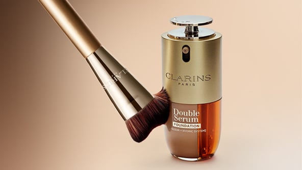 كل شيء يدور حولكِ