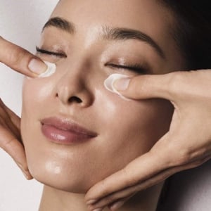 Smooth & luminous eyes