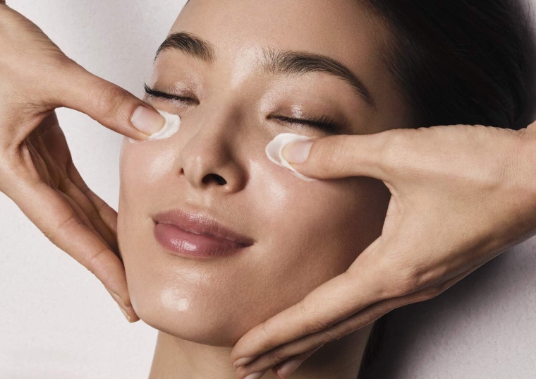 Smooth & luminous eyes